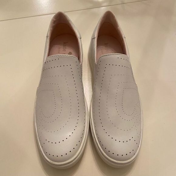 New Kate spade azores leather slip on tennis shoes NEW WITH OUT TAGS size 6 1/2 - Picture 1 of 6